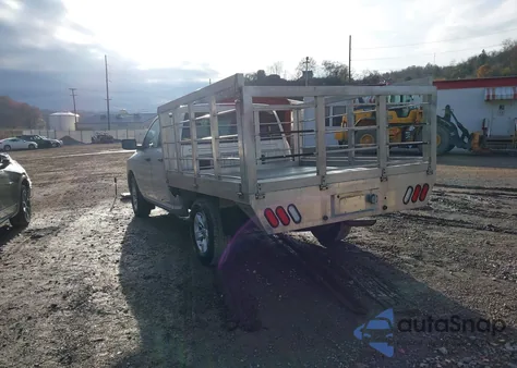 2019 Ram 1500 Classic Express 4X4 6'4 Box из США, поврежденный, VIN 1C6RR7FG3KS519665